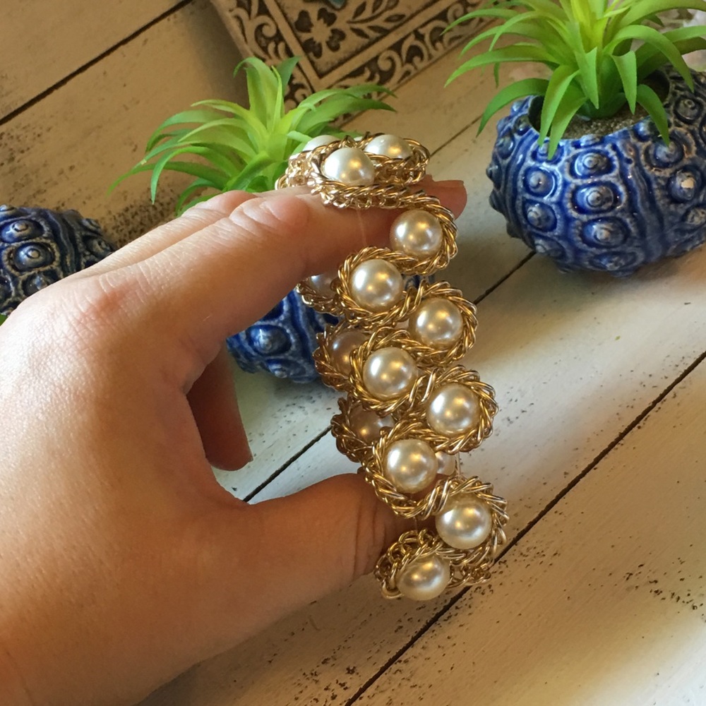 LAST ONE. Pearl Cluster Bracelet - Picture 3 of 6